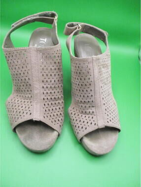 Toetos New York Wedge Sandals Shoes with Eyelet Cutout size 8M